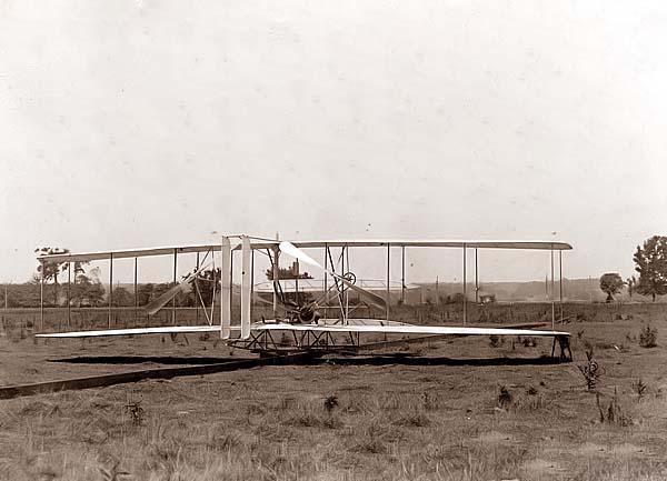 Wright-Brothers-Airplane-001